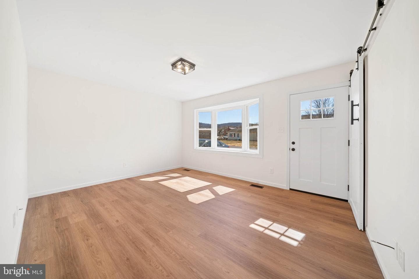 6 W Douglas Court photo 3
