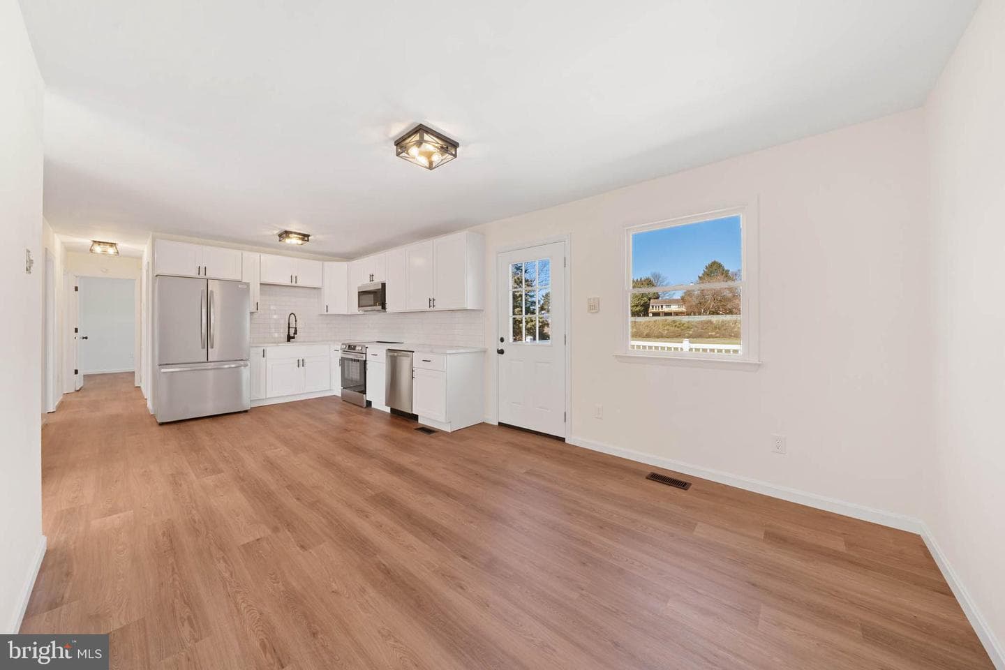 6 W Douglas Court photo 7