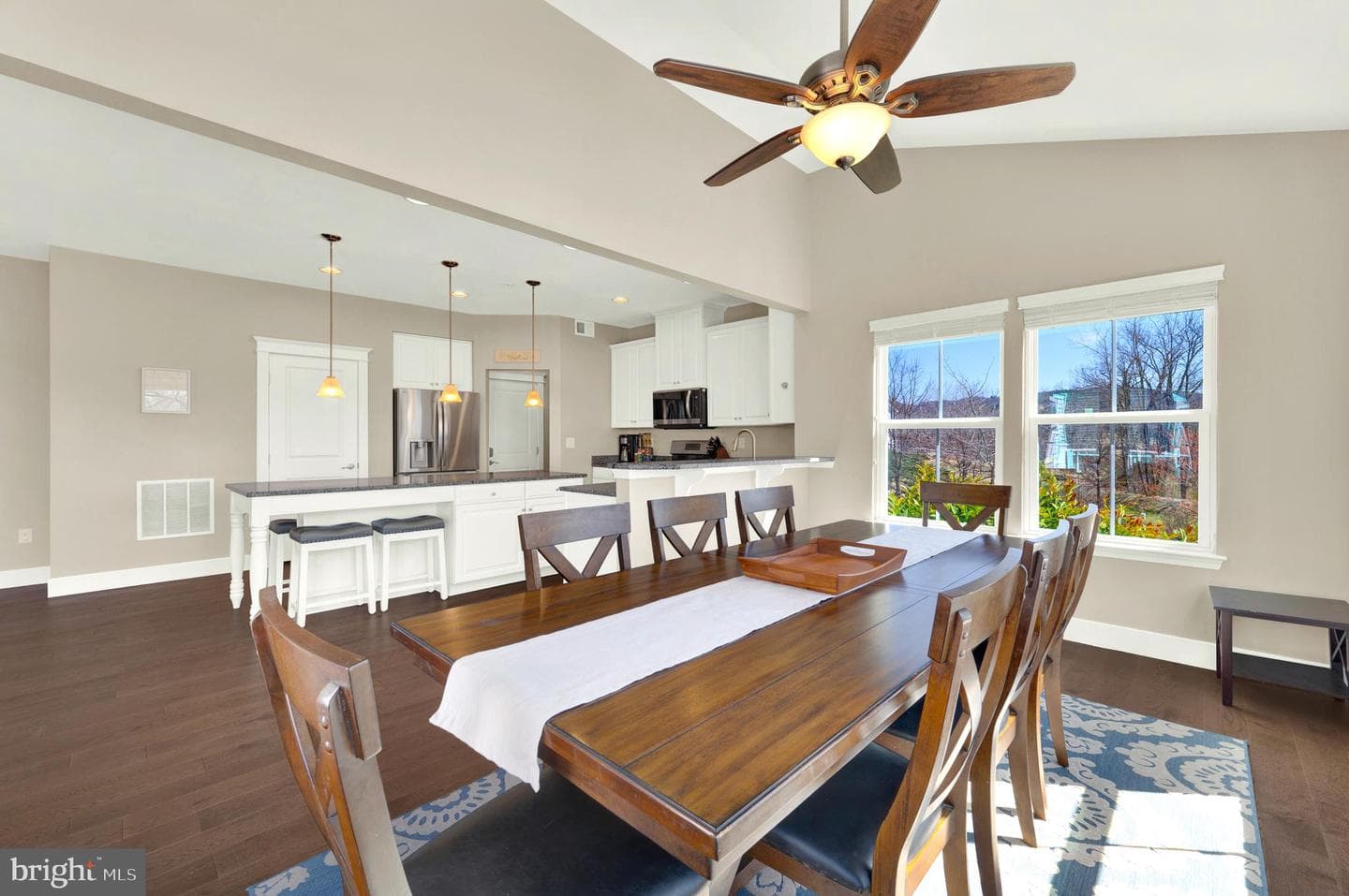 214 Monument Drive photo 16