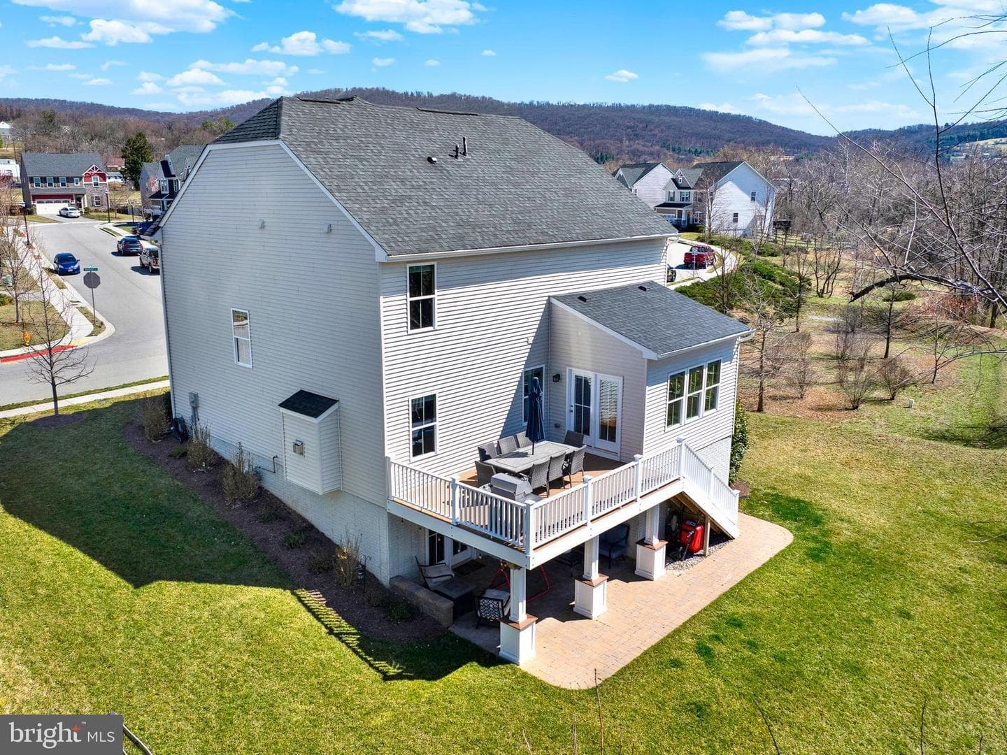 214 Monument Drive photo 49