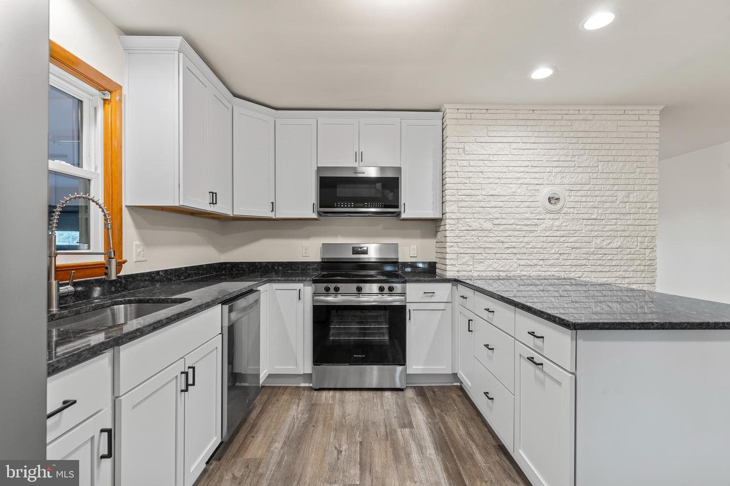 13031 Salem Avenue photo 11