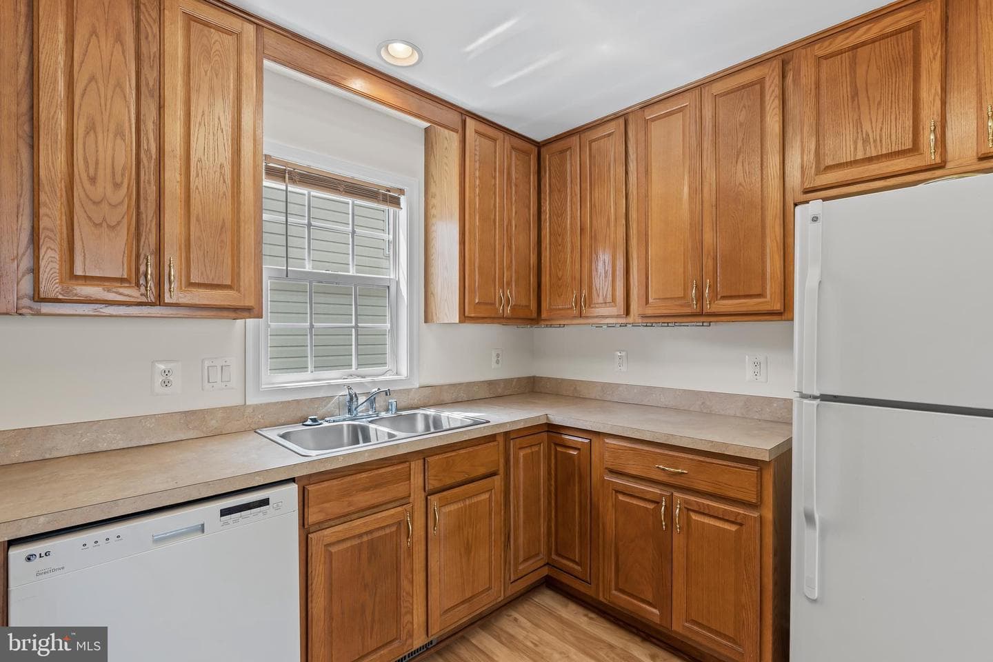 342 Vale Street photo 34