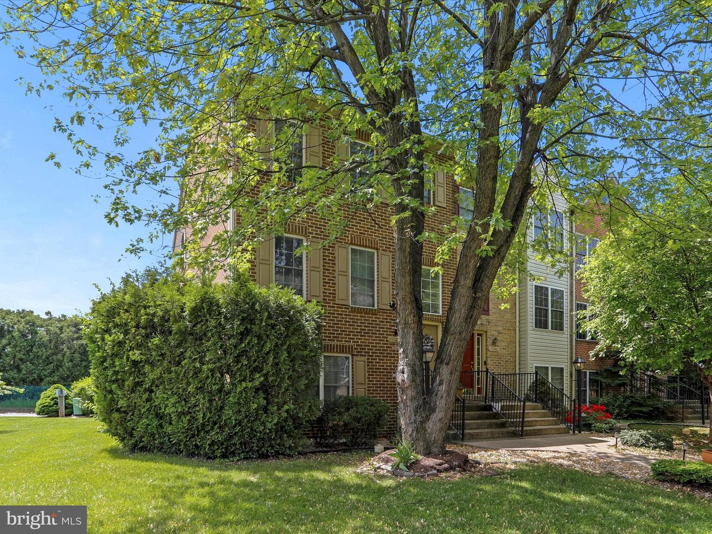 1161 Lindsay Lane photo 2
