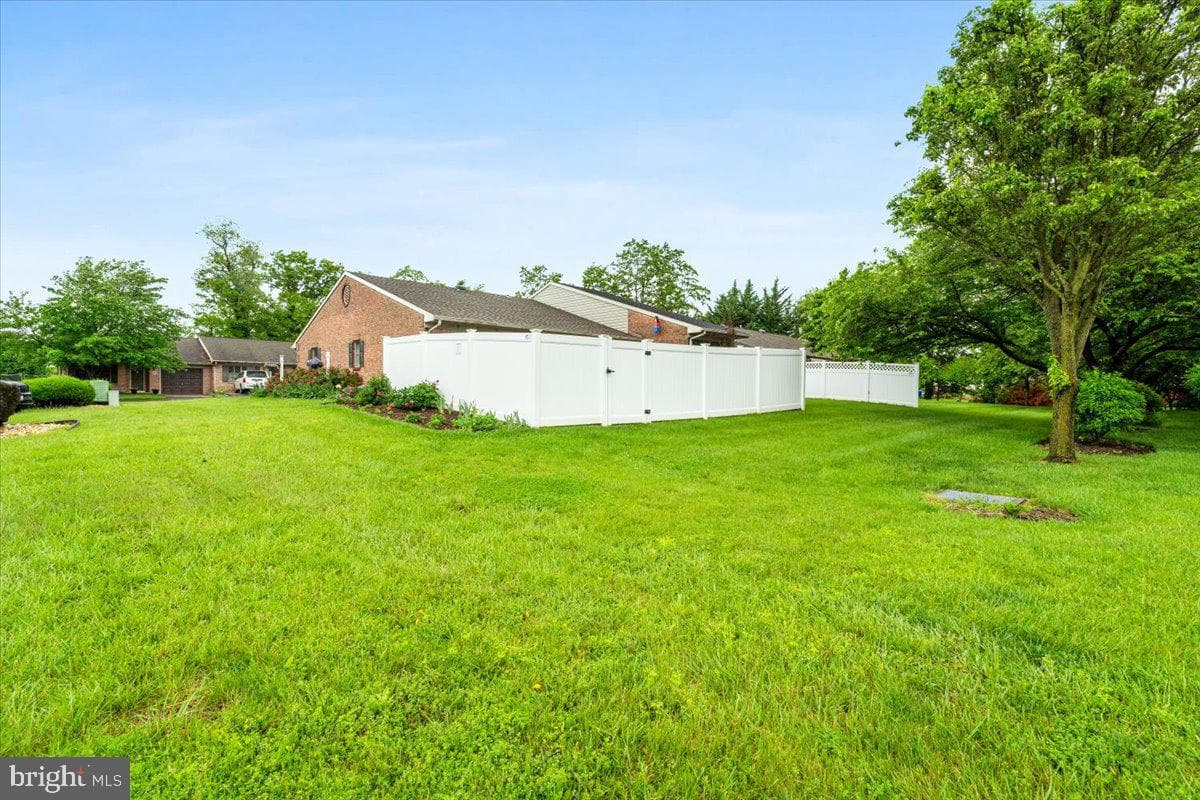 1031 Matthew Court photo 32
