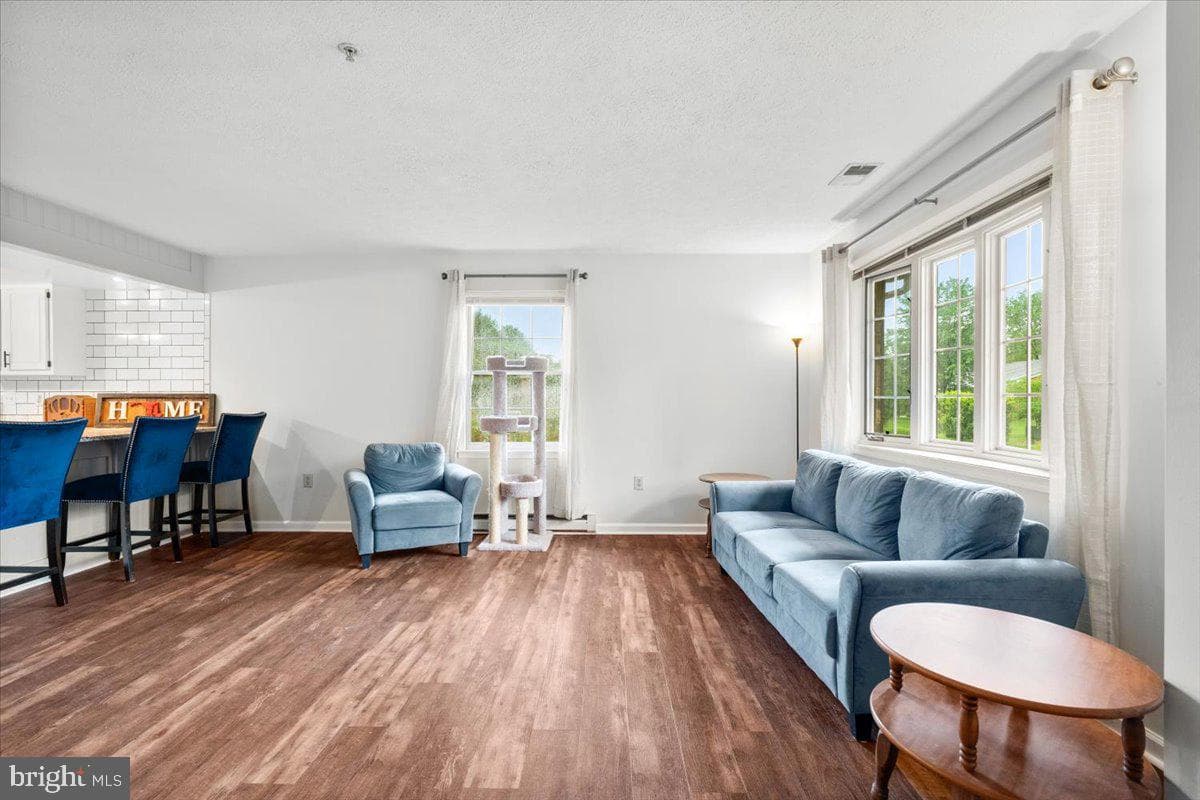 1031 Matthew Court photo 7