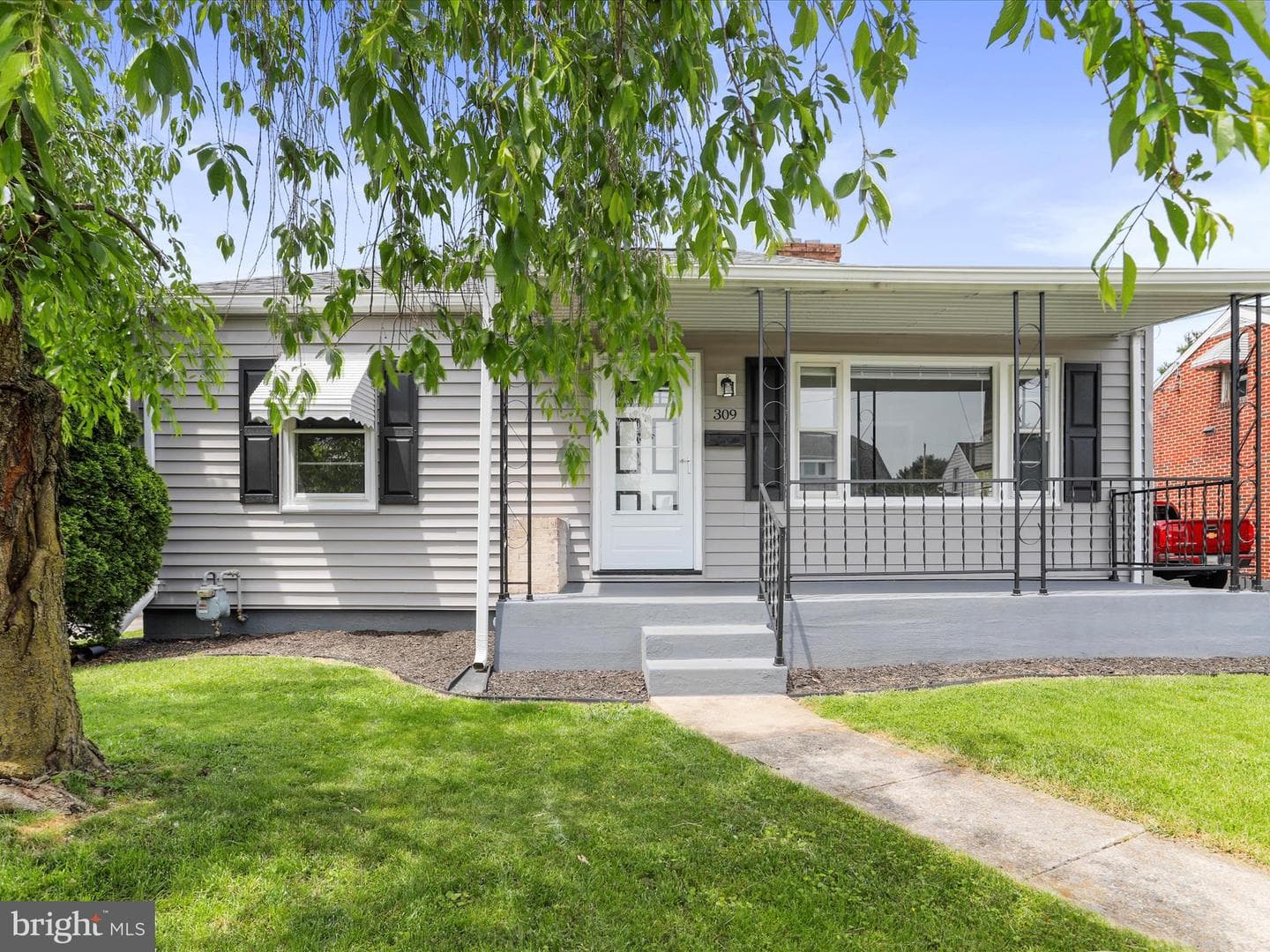309 Avon Road photo 2