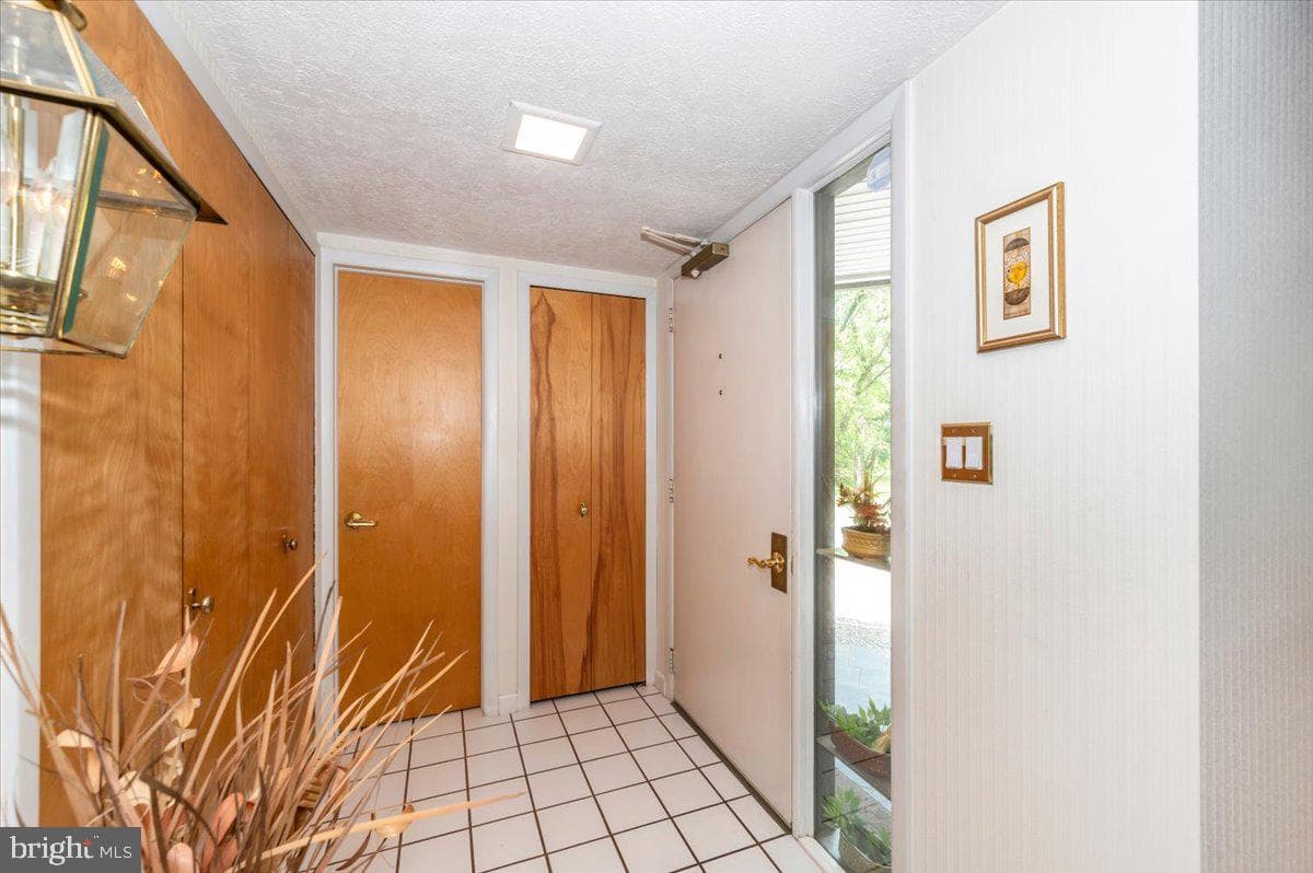19611 Longmeadow Road photo 9