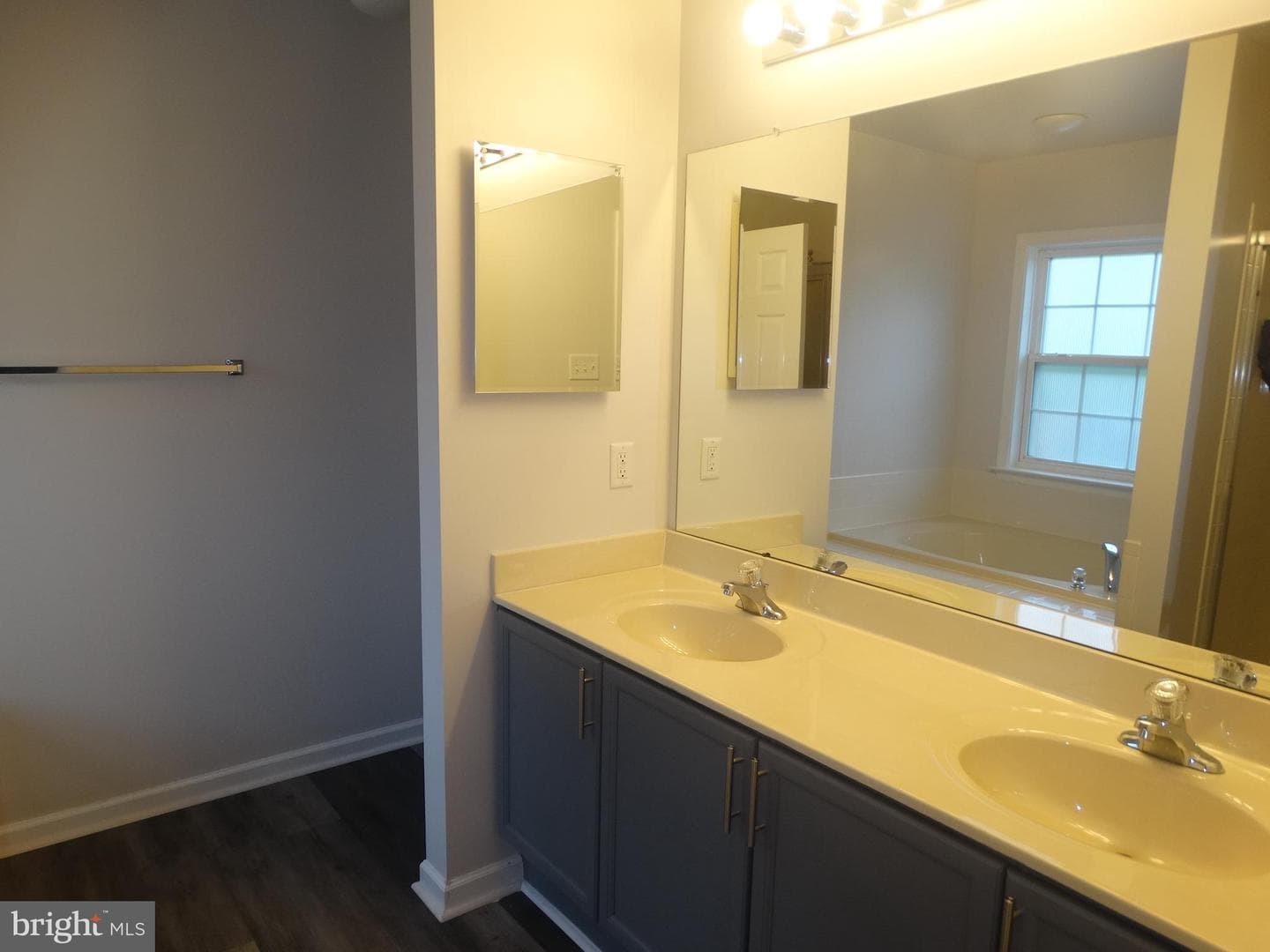 112 Colton Court photo 32