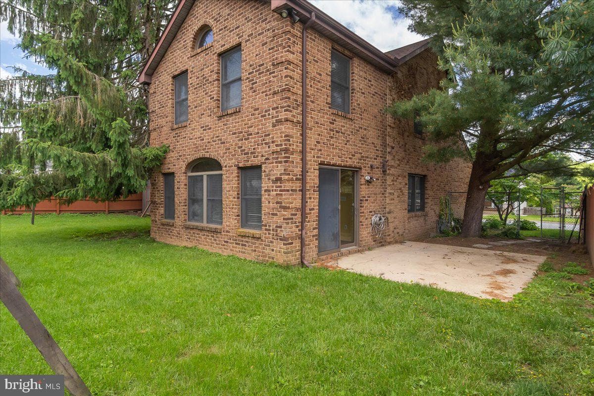 109 N Antietam Street photo 3