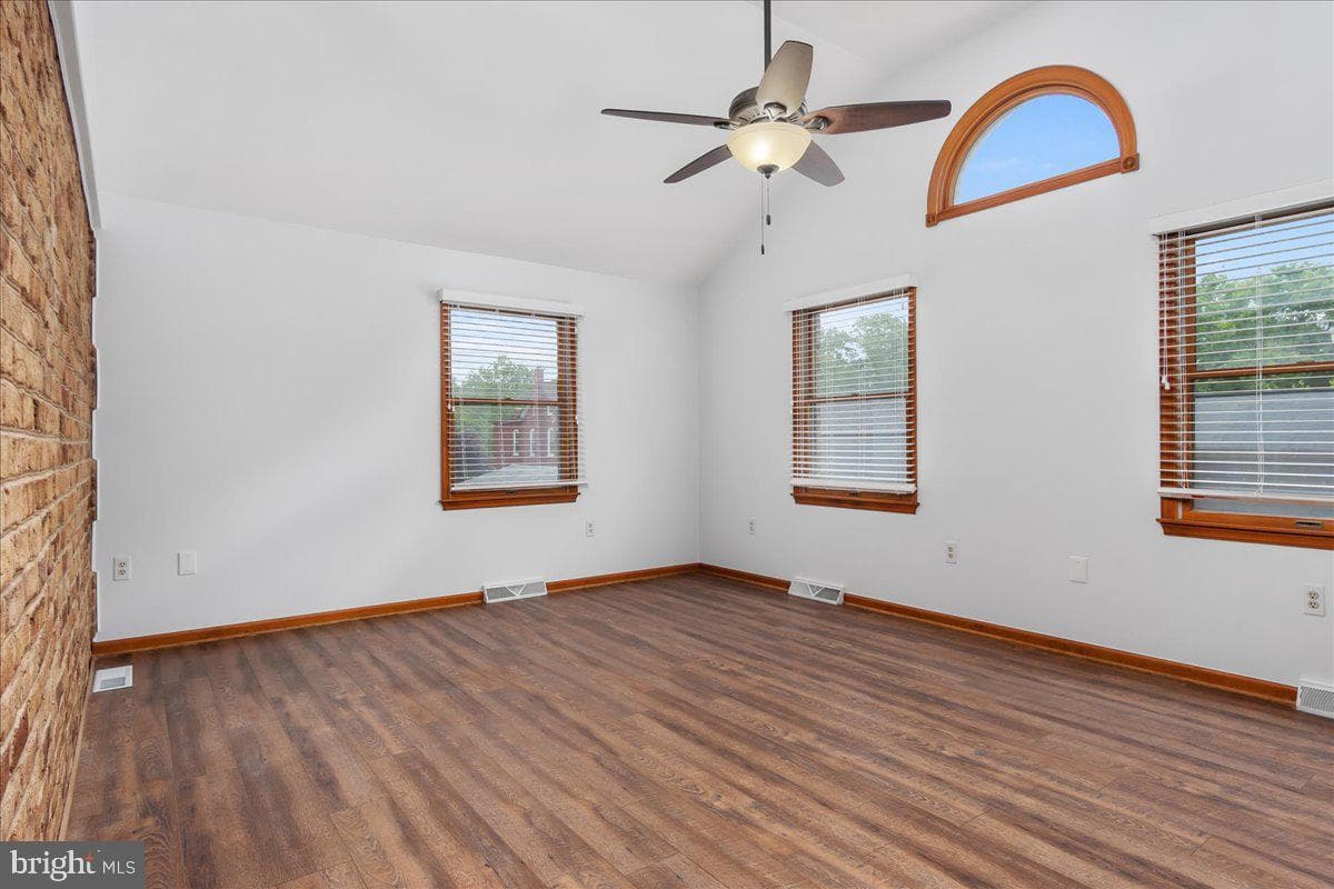 109 N Antietam Street photo 34