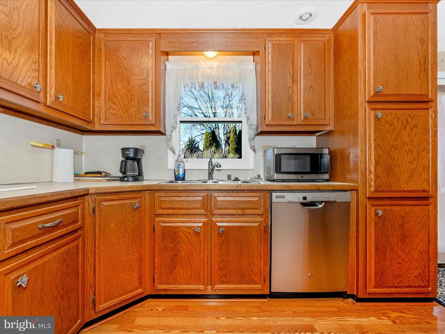 13902 Weaver Avenue photo 14