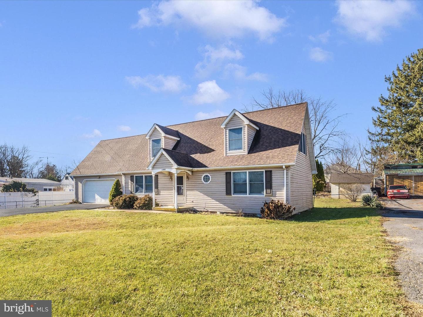 13902 Weaver Avenue photo 37