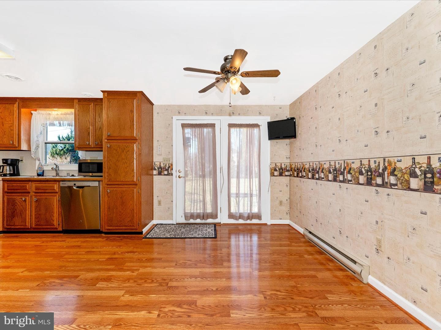 13902 Weaver Avenue photo 6
