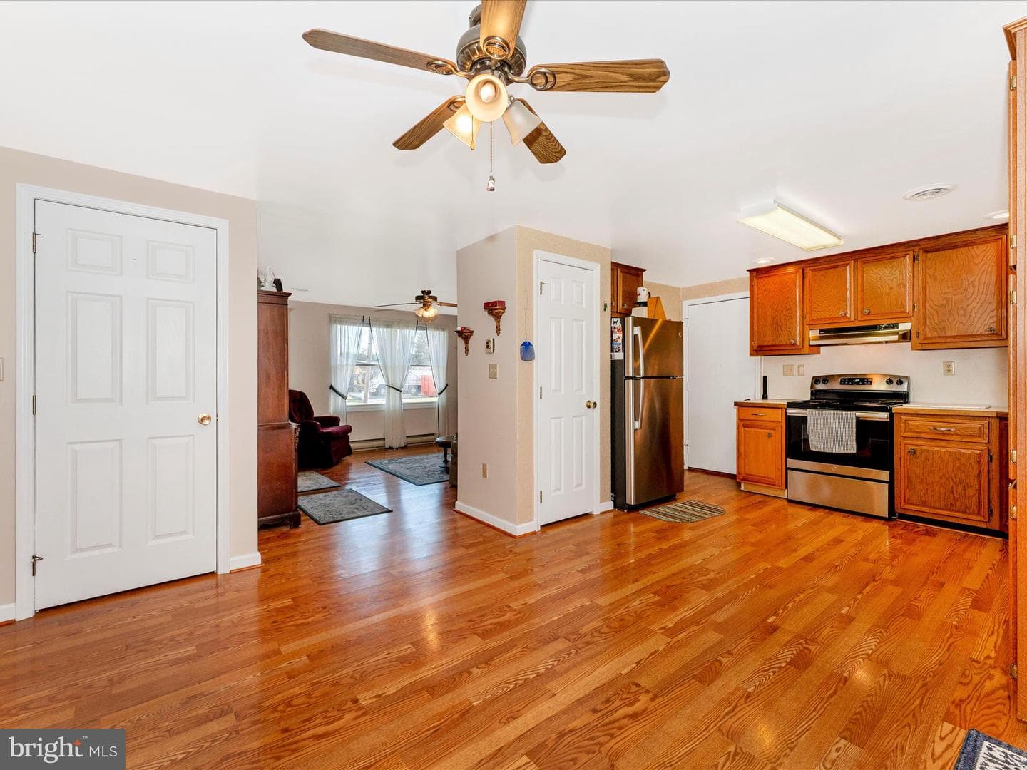 13902 Weaver Avenue photo 9