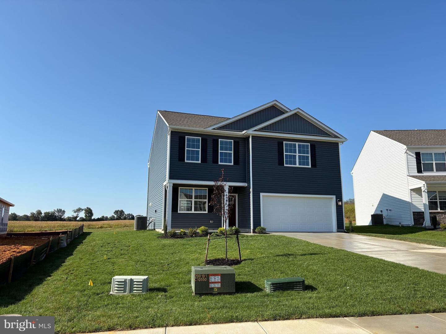 656 Armstrong Avenue photo 2