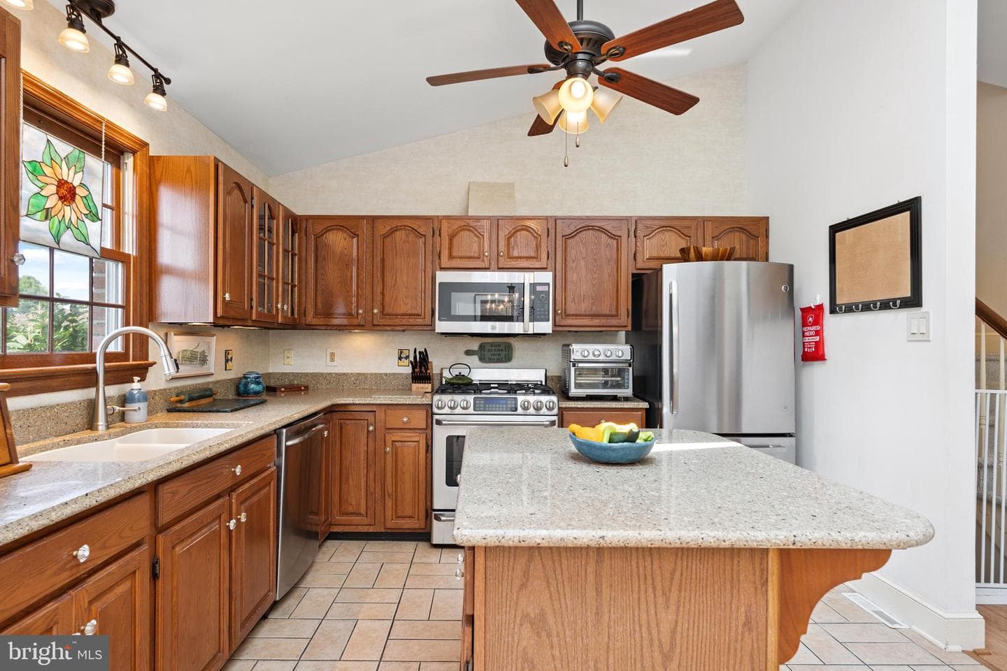 631 Cornell Avenue photo 34