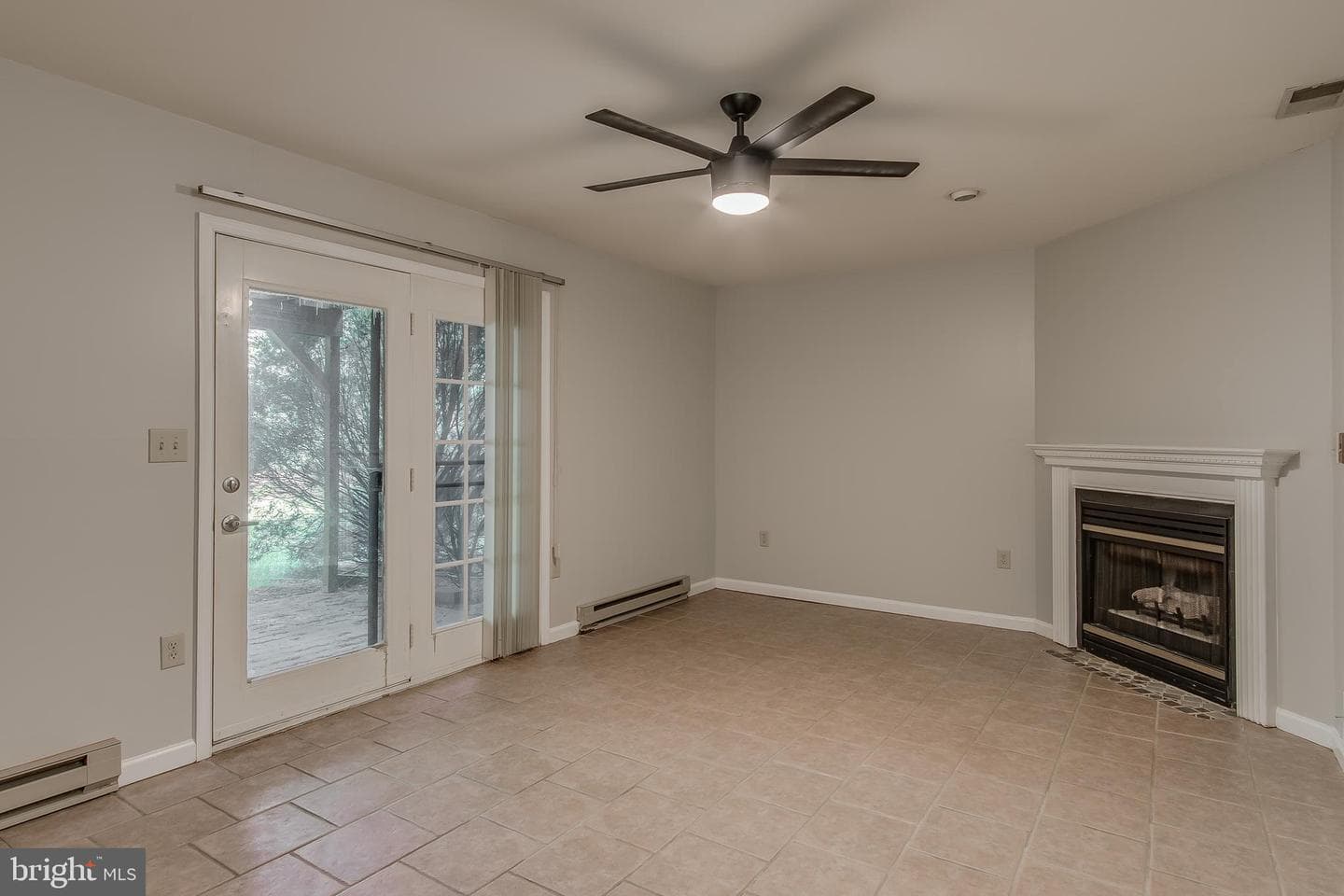 1026 Lindsay Lane photo 12