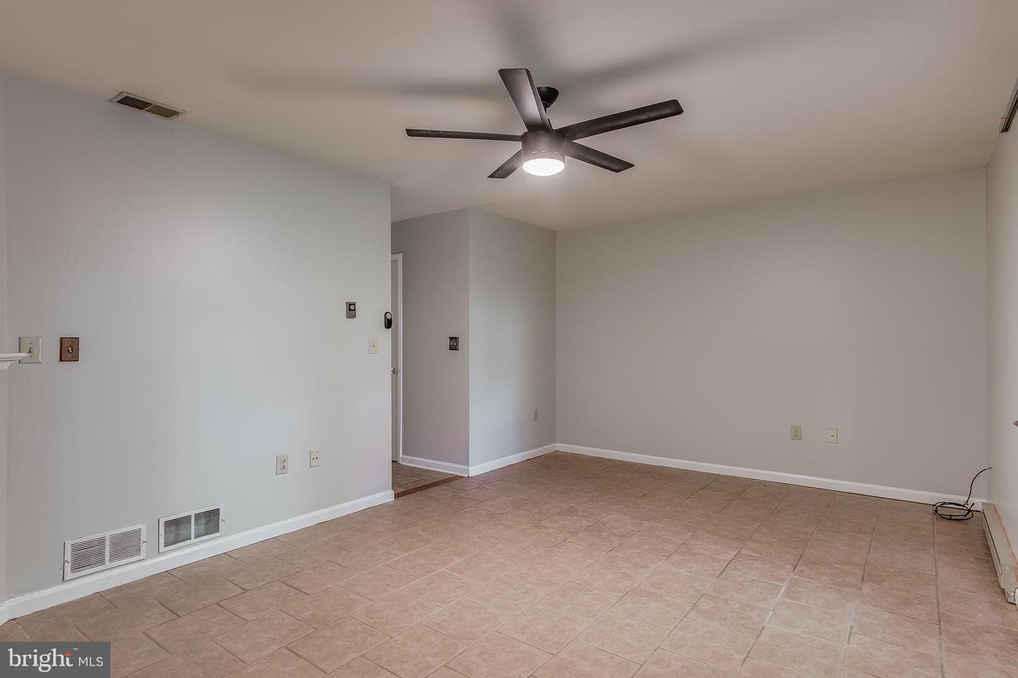 1026 Lindsay Lane photo 14