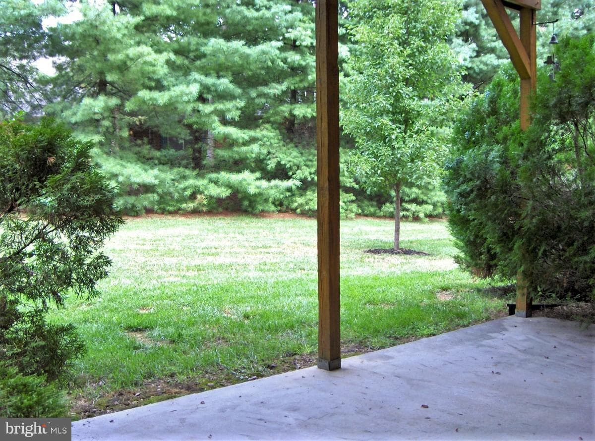 1026 Lindsay Lane photo 6