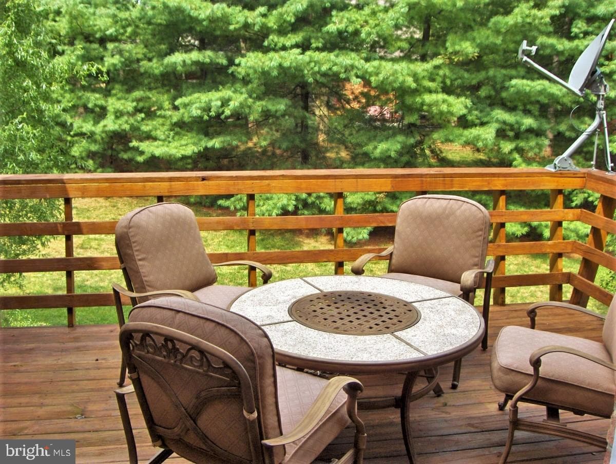 1026 Lindsay Lane photo 7