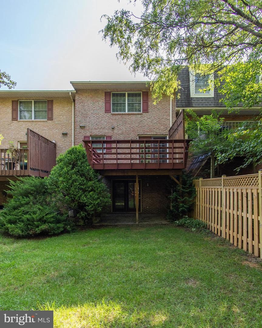 1026 Lindsay Lane photo 9