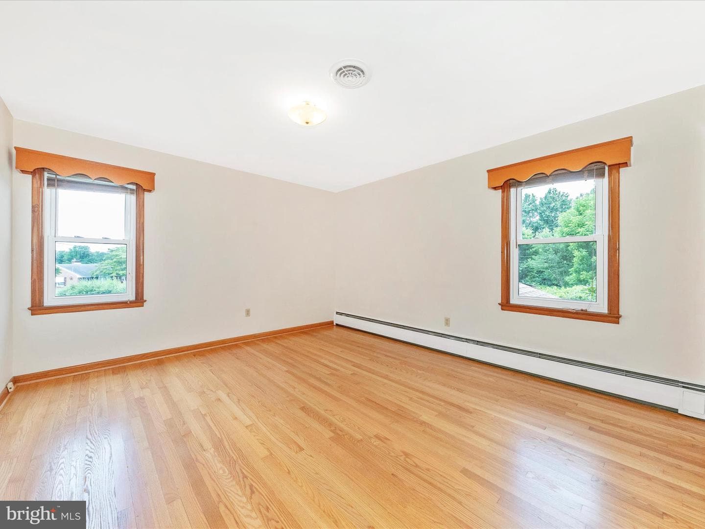 1424 W Church Street photo 18