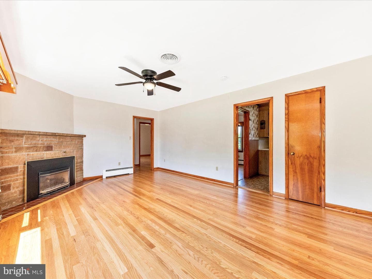 1424 W Church Street photo 4