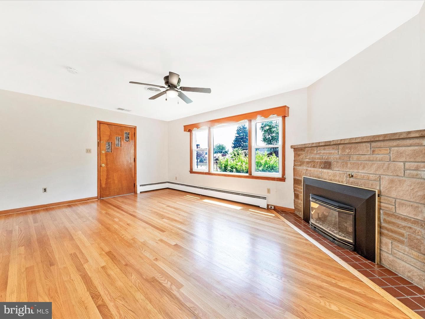 1424 W Church Street photo 8