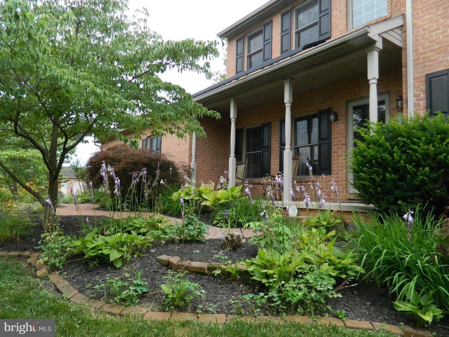 208 Montclair Court photo 2
