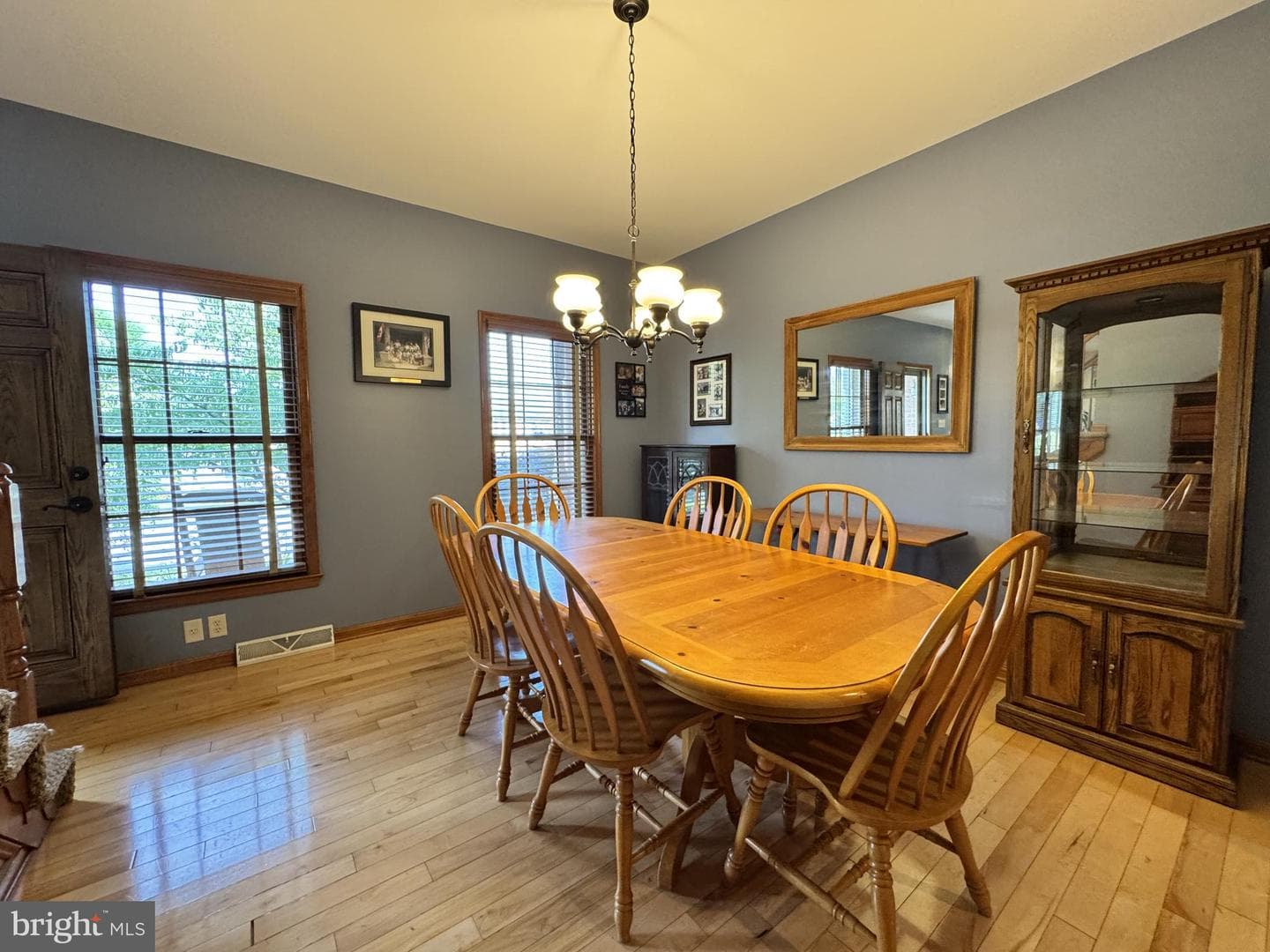 208 Montclair Court photo 29