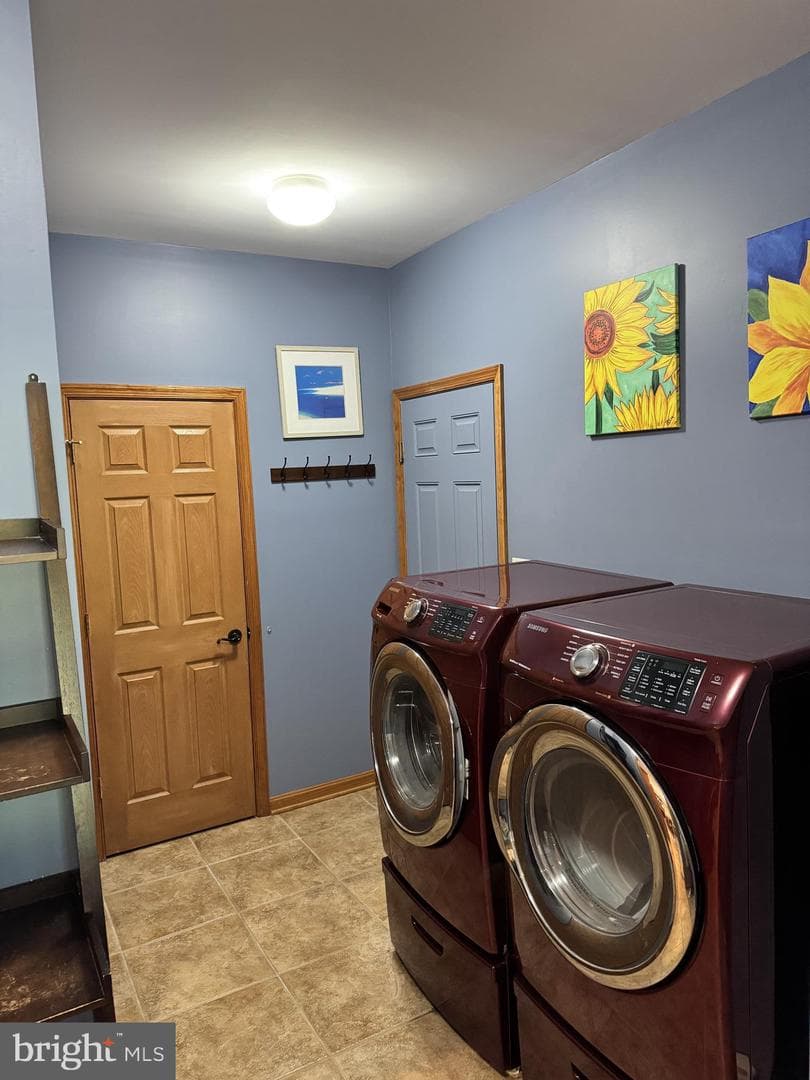 208 Montclair Court photo 35
