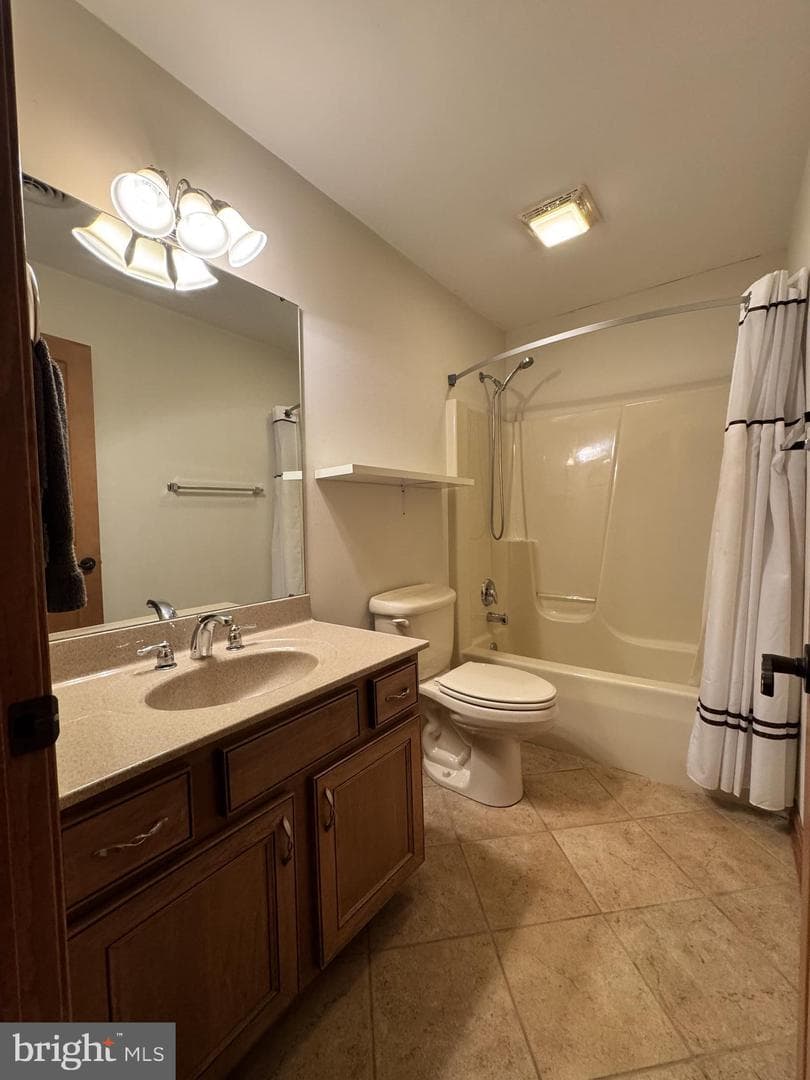 208 Montclair Court photo 58