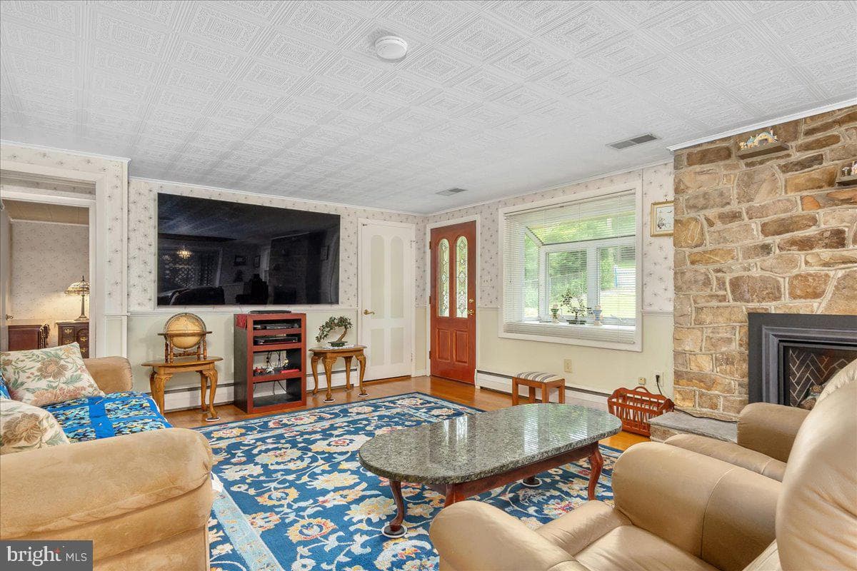 25702 Military Road photo 10