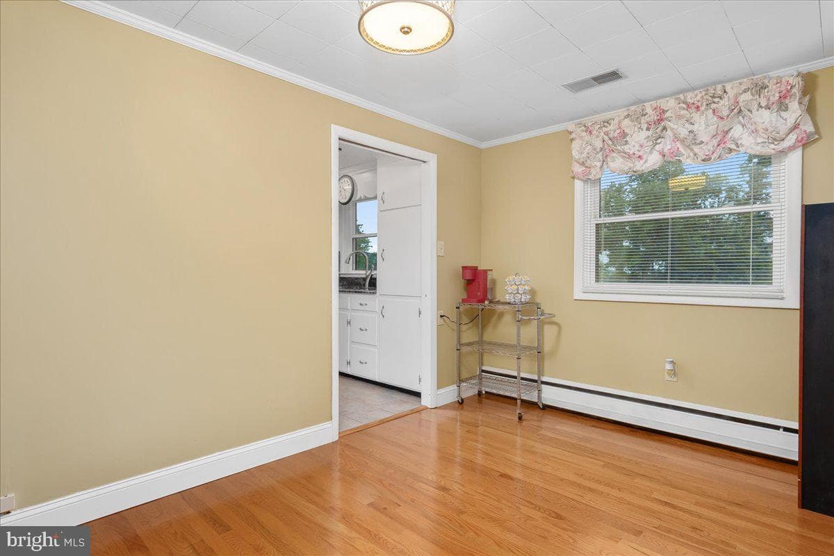 25702 Military Road photo 19