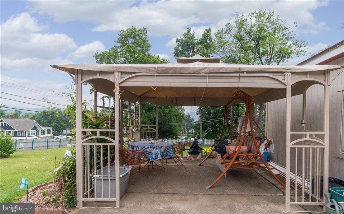 25702 Military Road photo 32