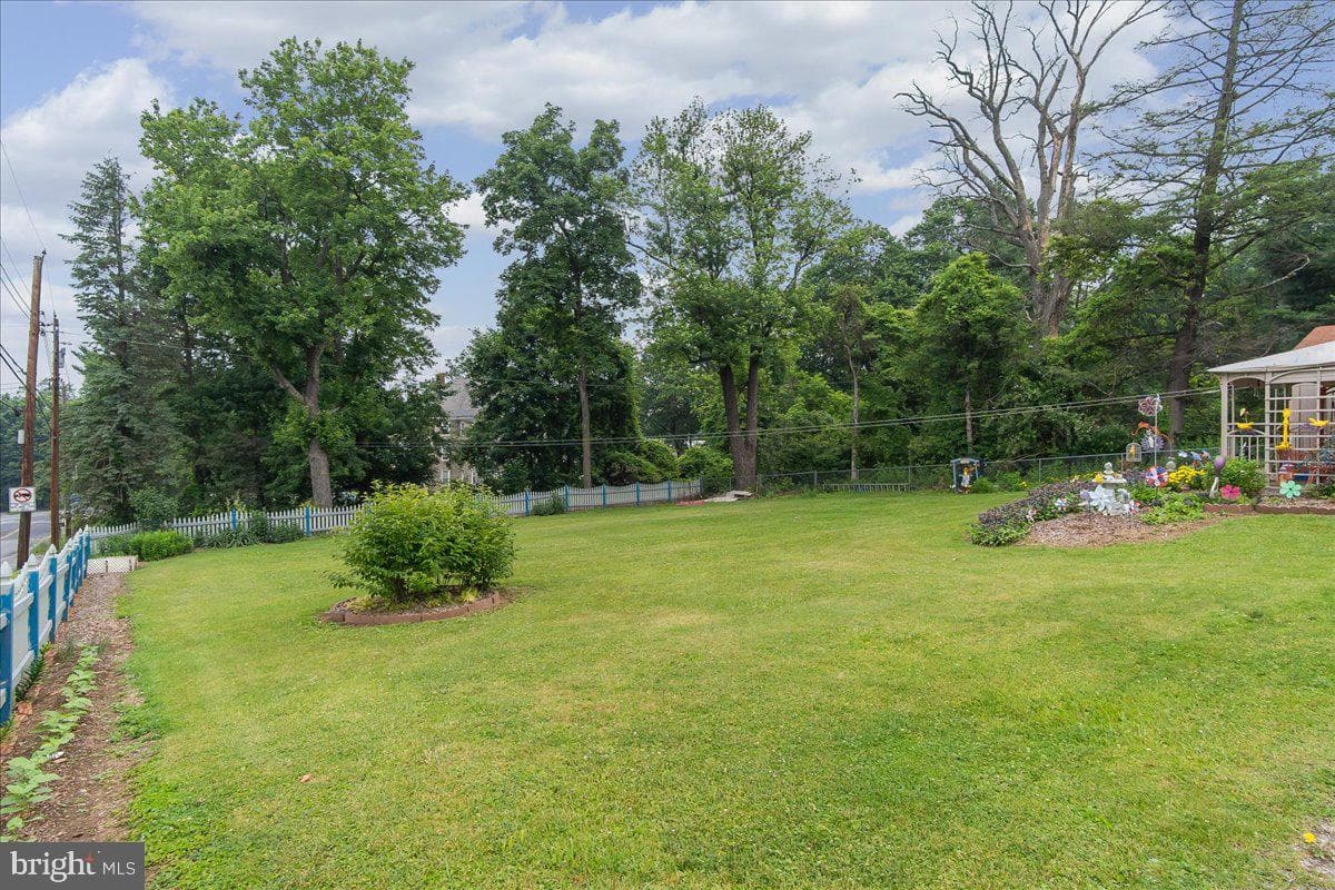 25702 Military Road photo 33