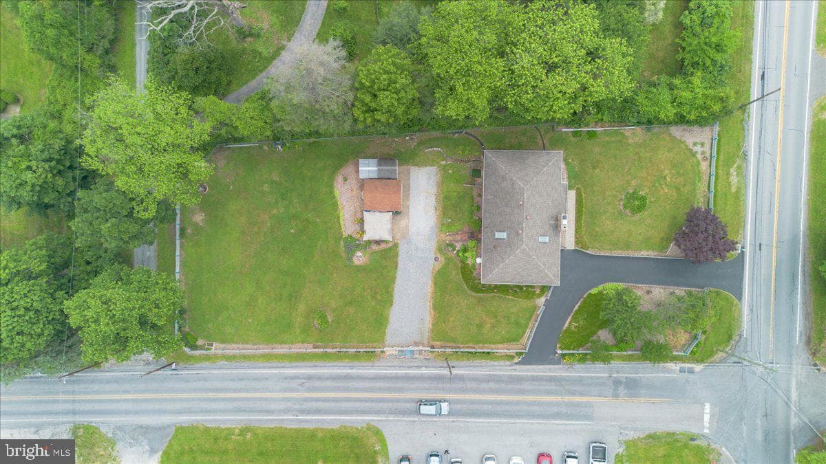 25702 Military Road photo 37
