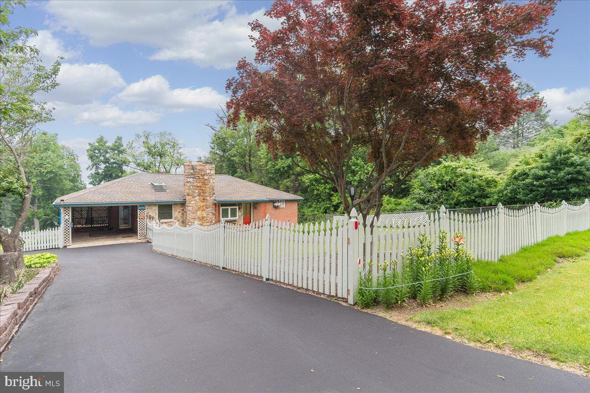 25702 Military Road photo 4