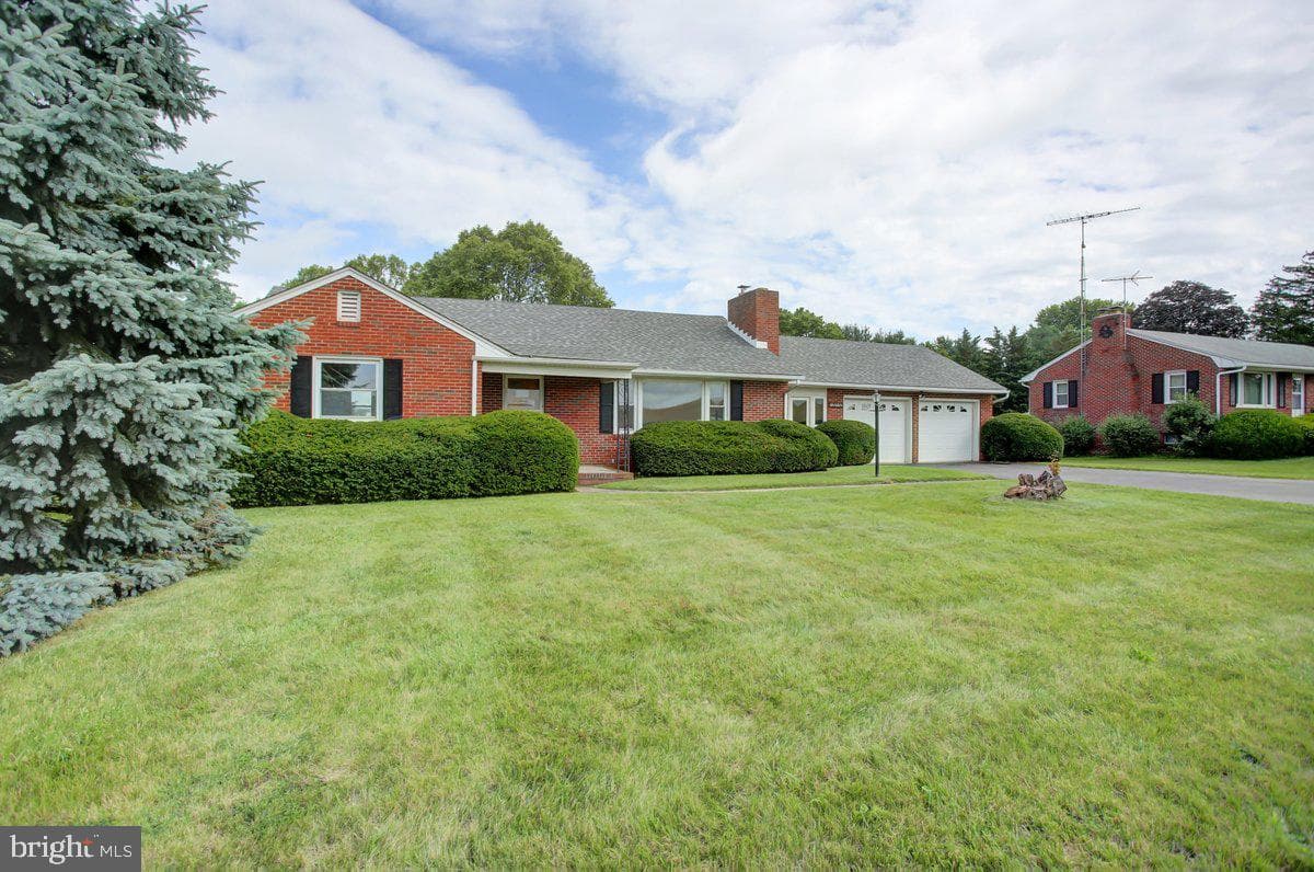 21024 Jefferson Boulevard photo 2