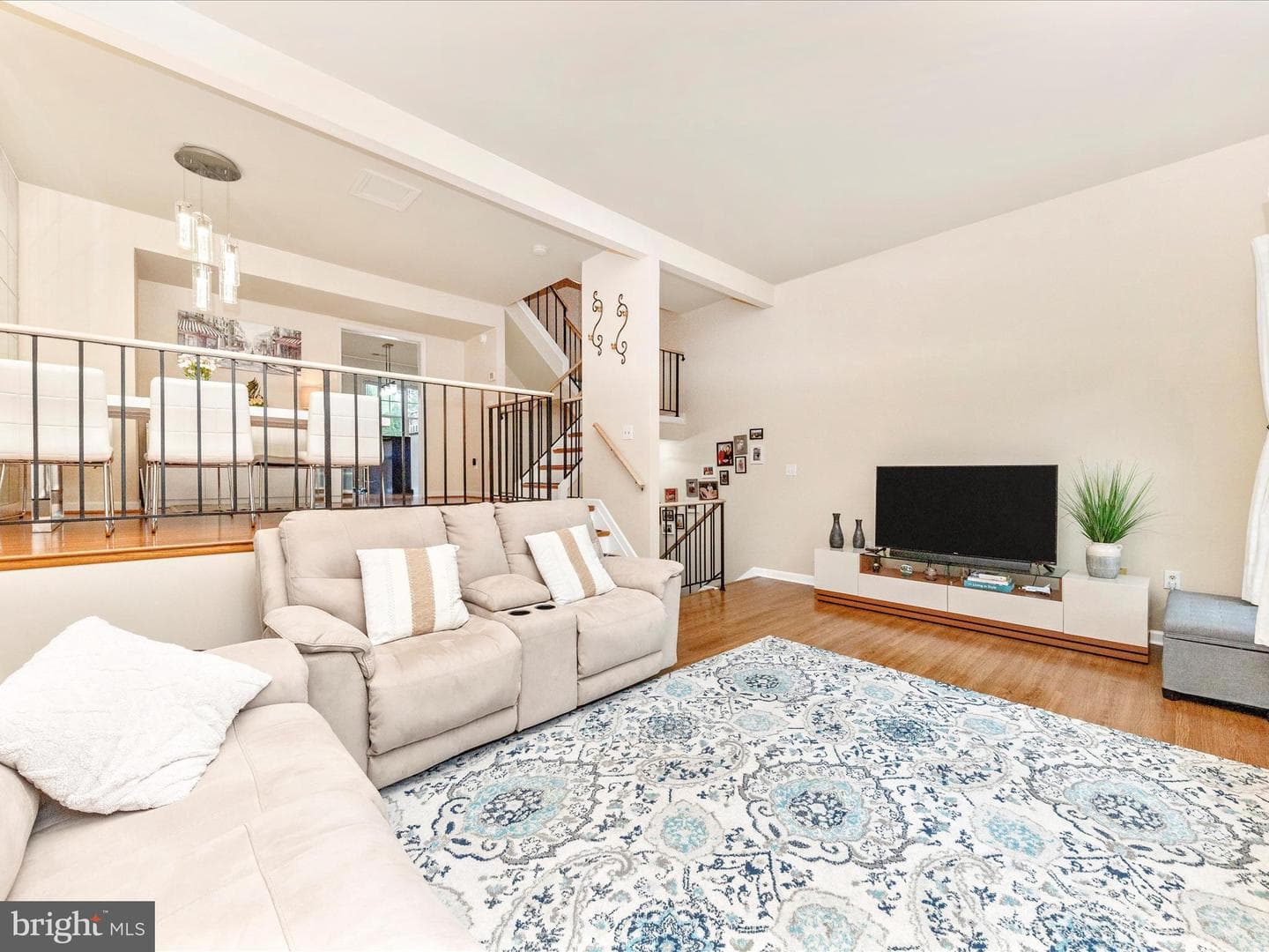 1025 Lindsay Lane photo 11