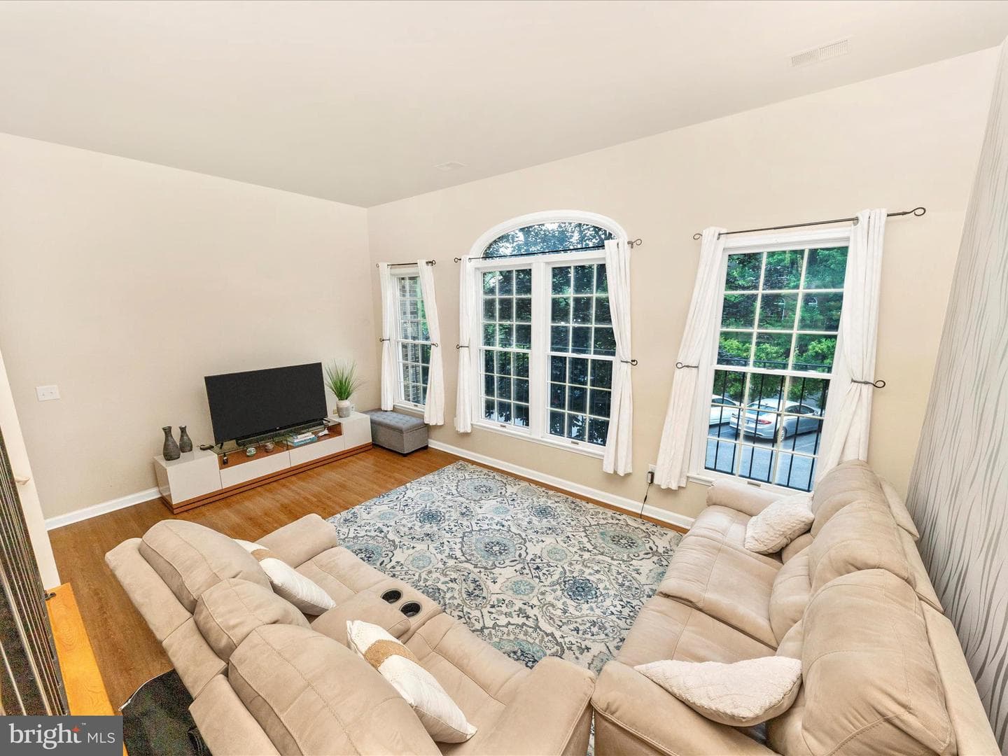 1025 Lindsay Lane photo 13