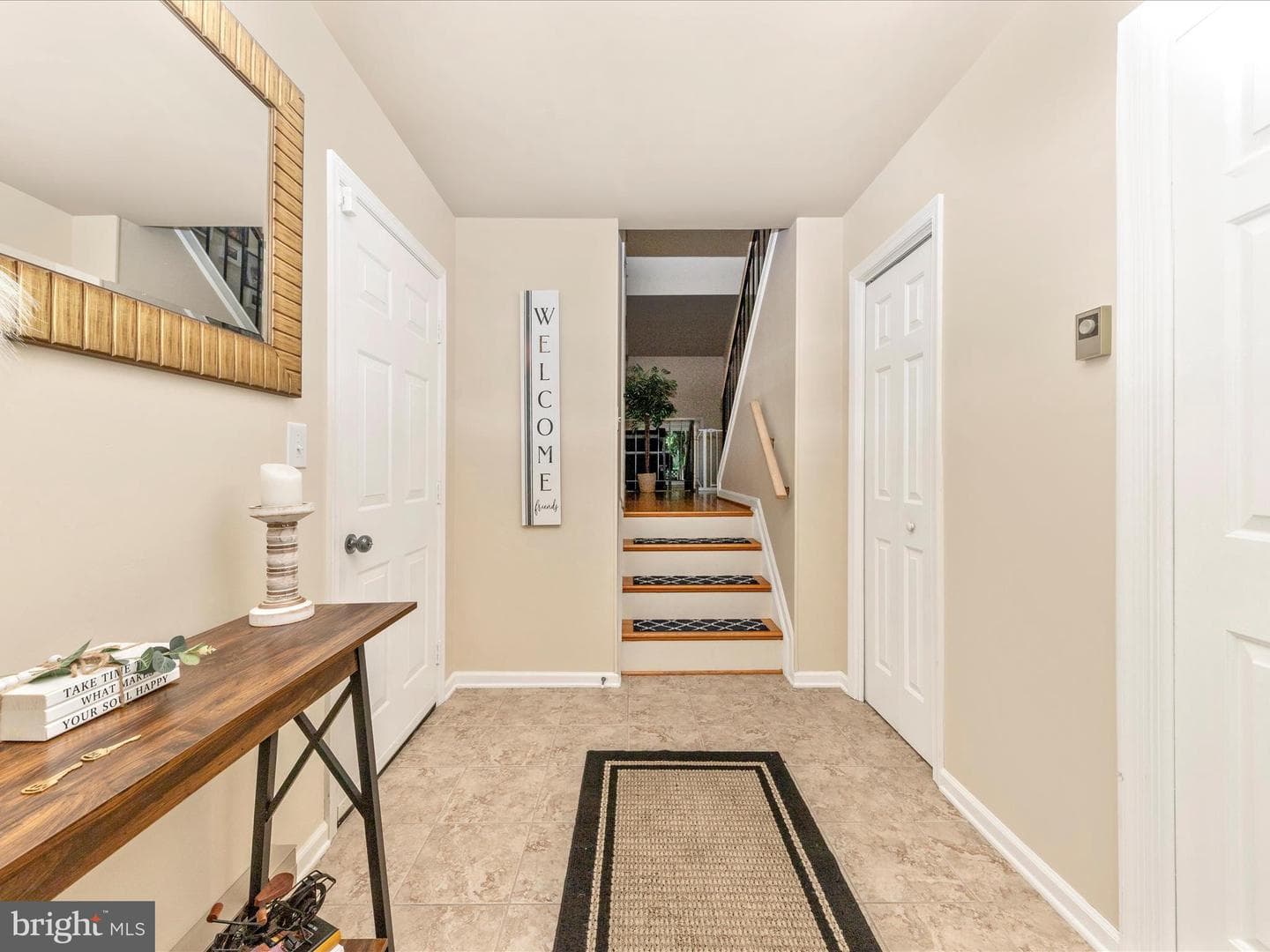 1025 Lindsay Lane photo 3