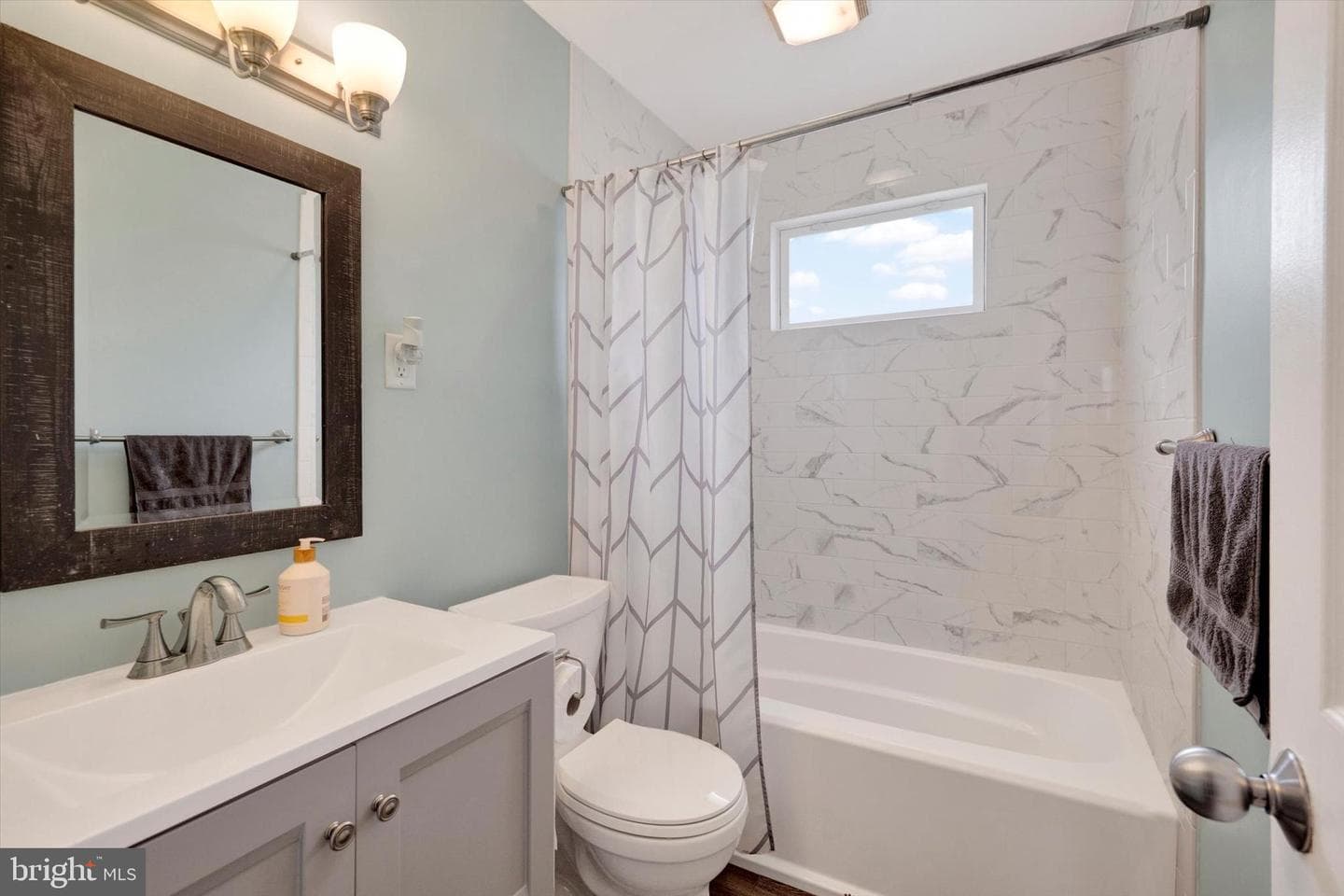 204 Young Avenue photo 12