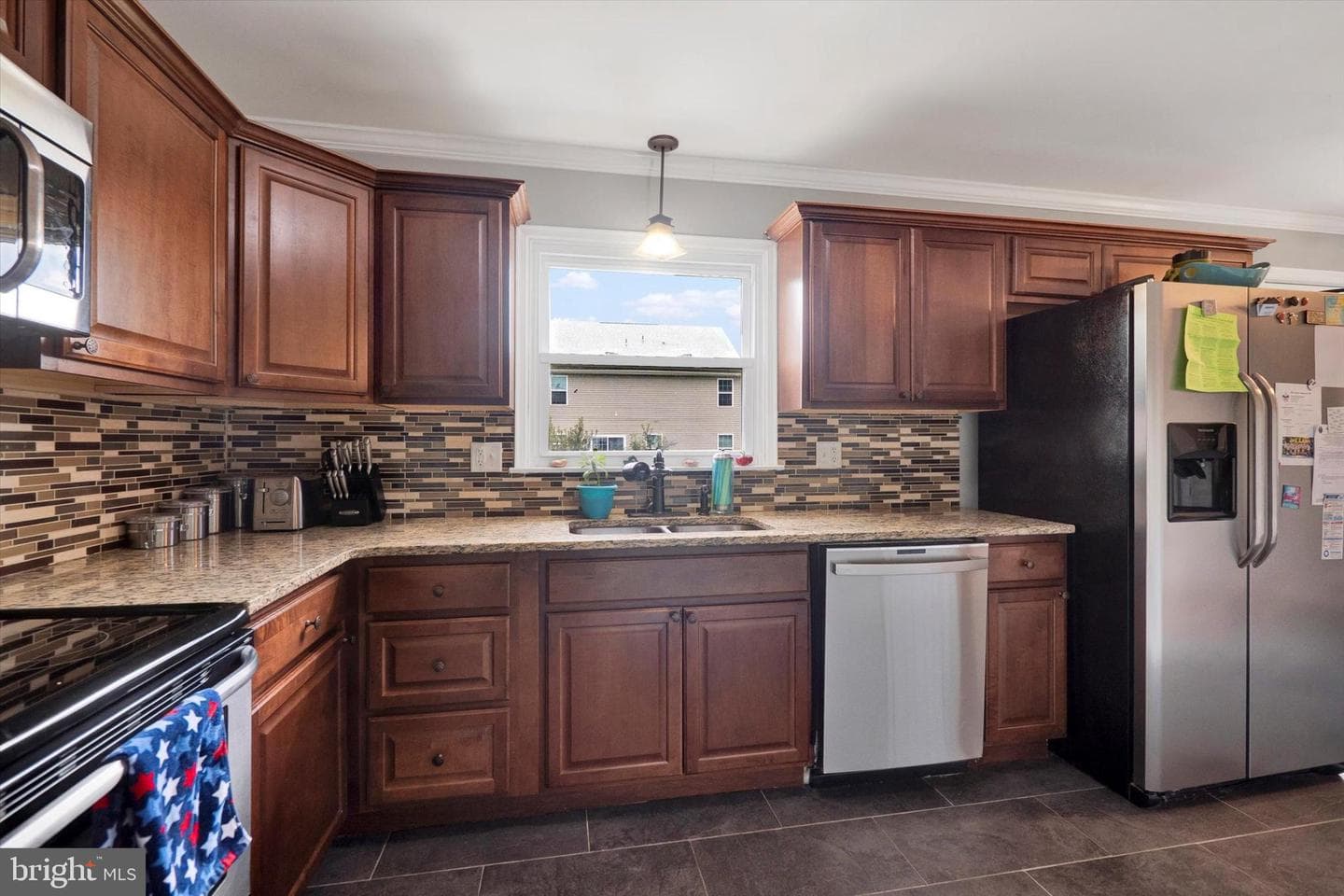 204 Young Avenue photo 9