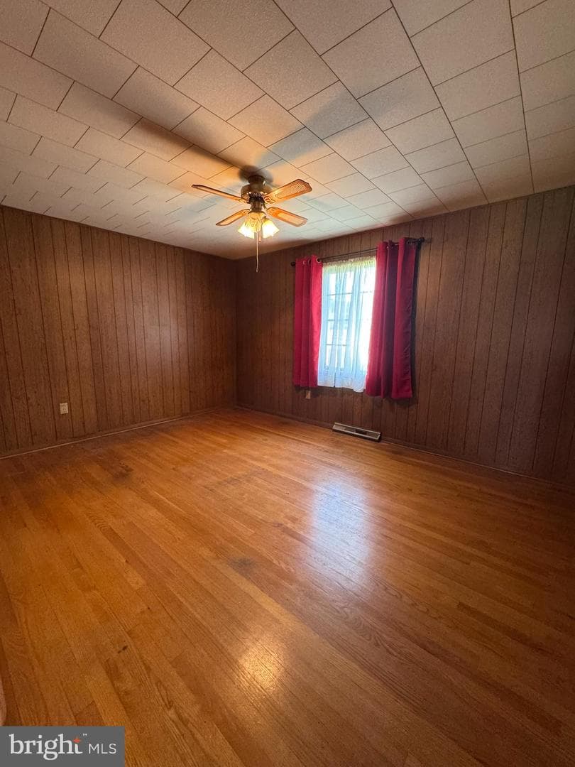 1128 Sunnyside Drive photo 9