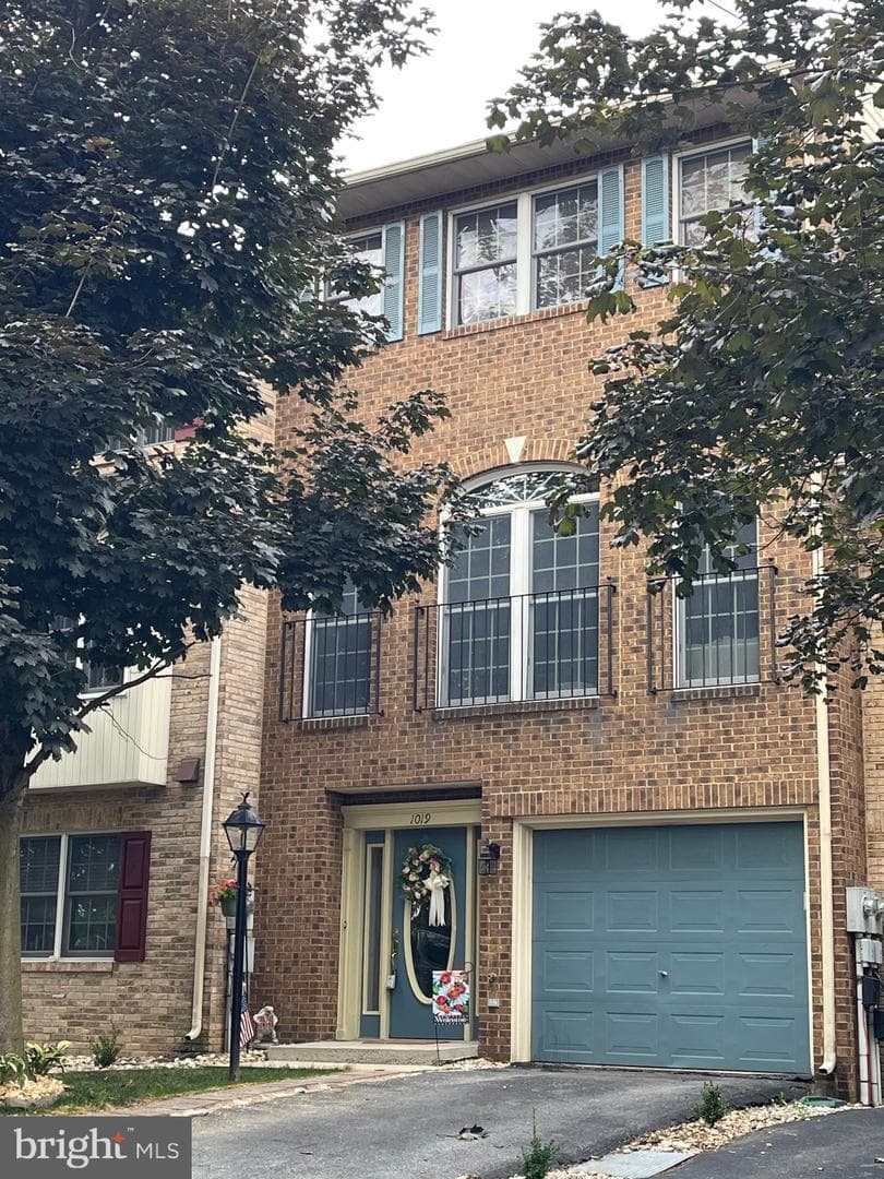 1019 Lindsay Lane