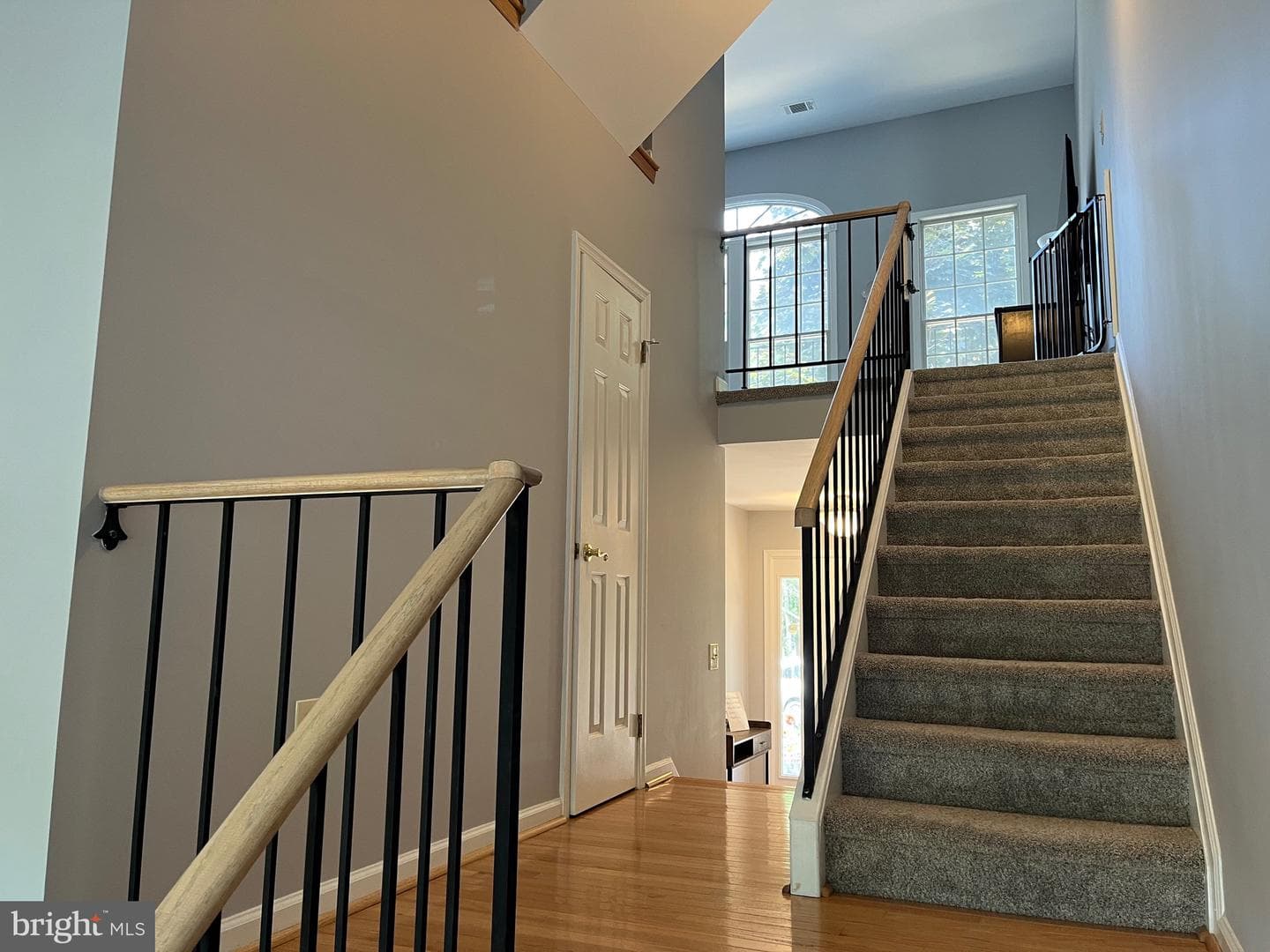 1019 Lindsay Lane photo 2