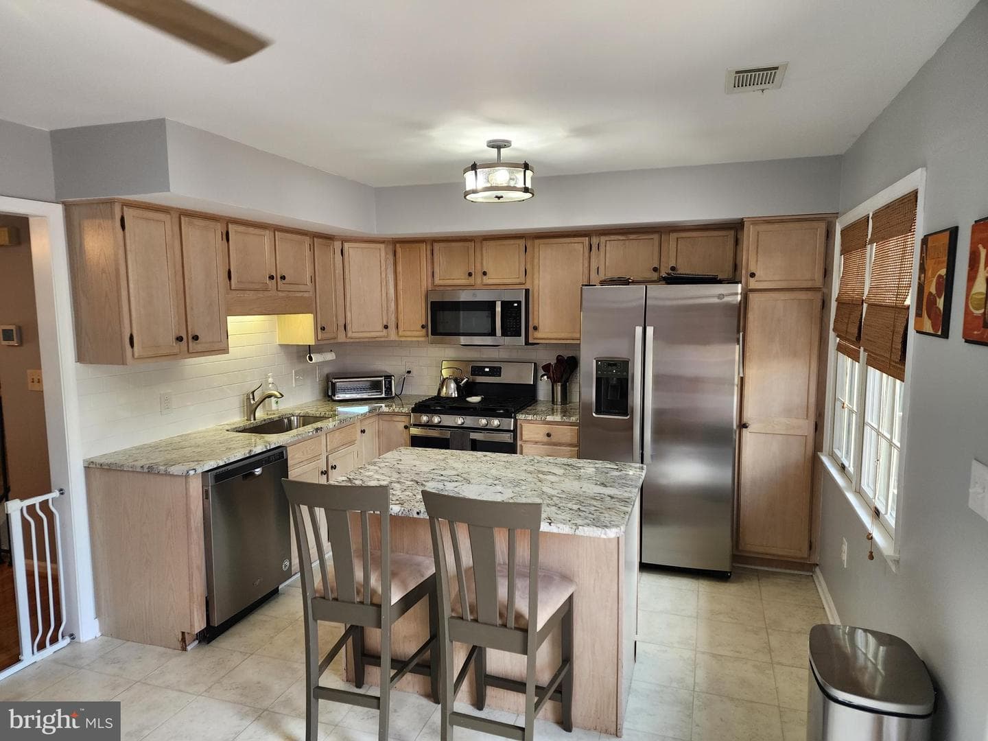 1019 Lindsay Lane photo 3