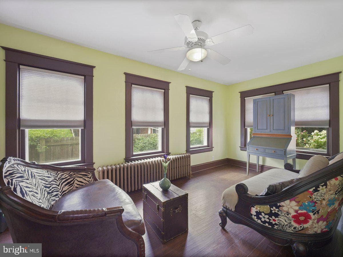 218 E Baltimore Street photo 15