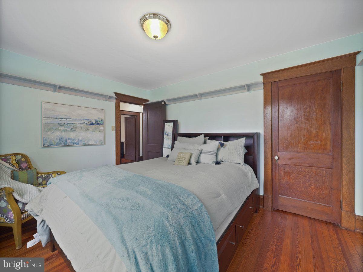 218 E Baltimore Street photo 21